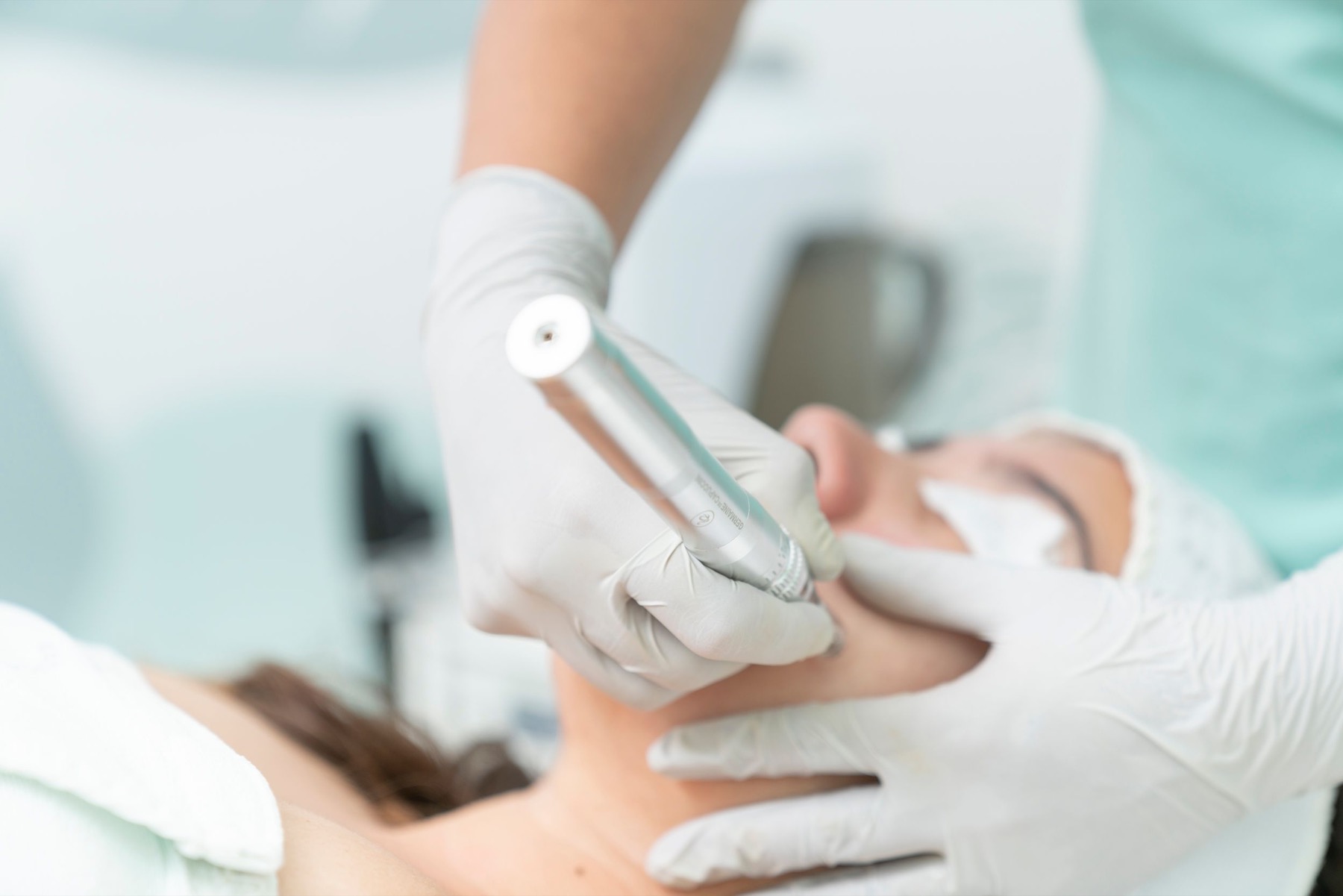 Deluxe HydraFacial treatment